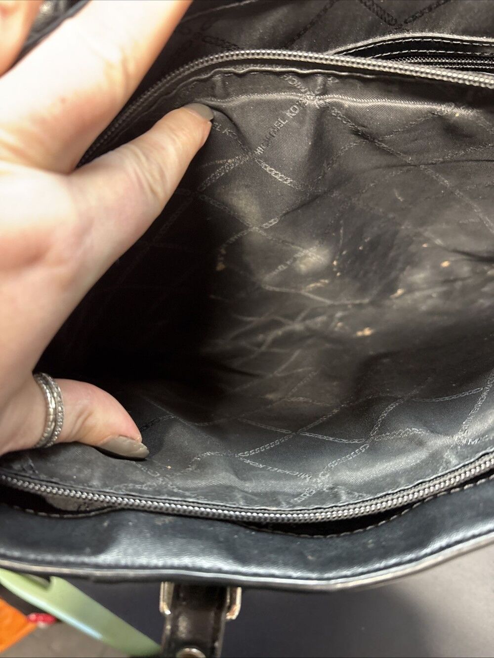 Michael Kors Logo Voyager East West Large Tote - Picture 7 of 11